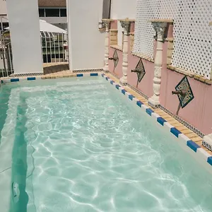 https://abreu-suite.es-andalucia.com