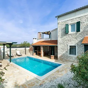 Villa Mia, Sukošan